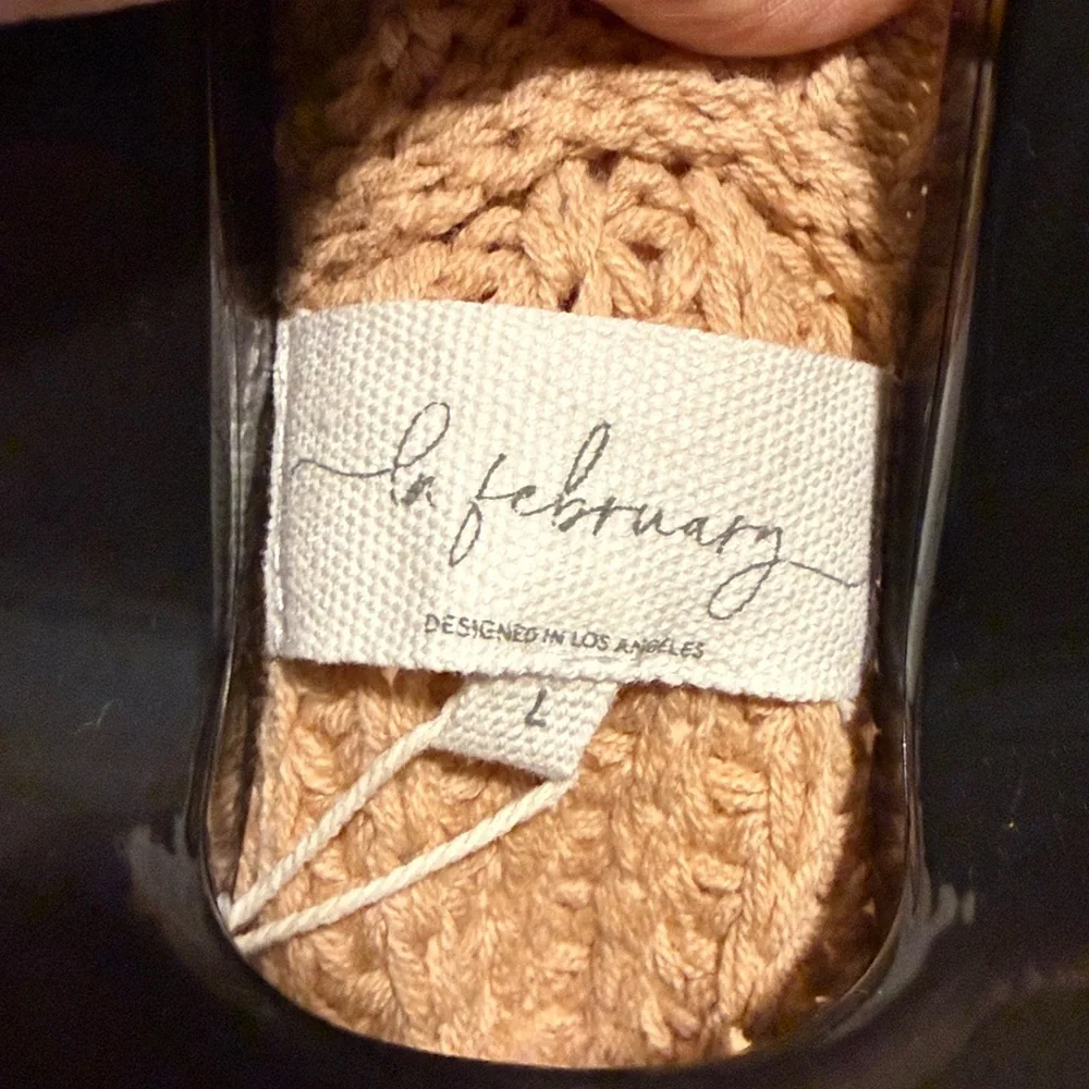 Hazelnut soft cable Knit cardigan Vest with Gold Buttons Womens size large - Picture 4 of 6